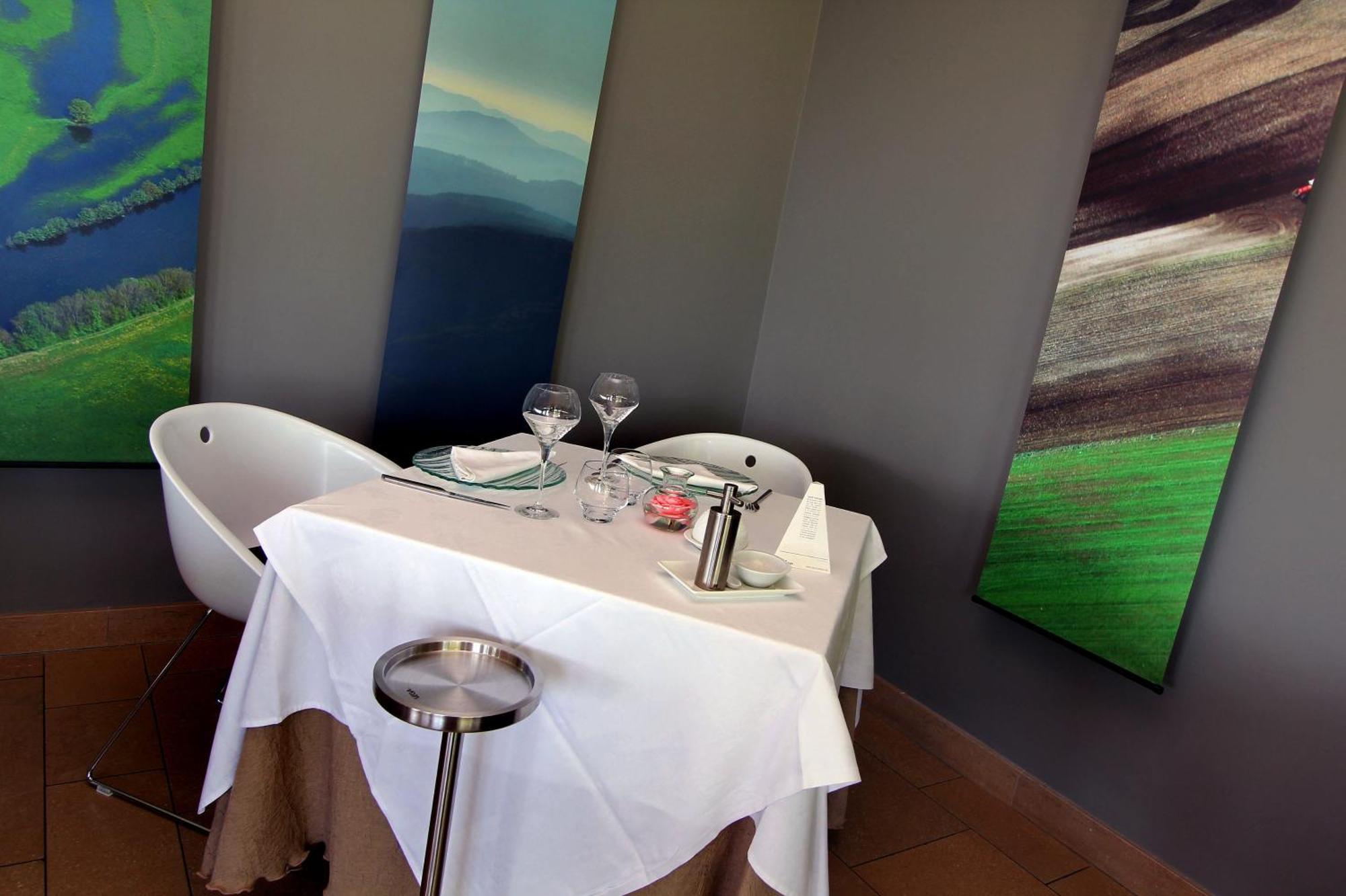 Hotel Restaurant La Montagne De Brancion Martailly-les-Brancion Bagian luar foto